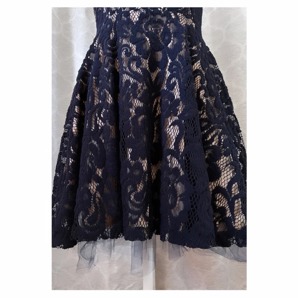 Betsy & Adam Sleeveless Lace Print Dress / Navy Blue & Nude / Tule Hem / Size 4P - Picture 4 of 9